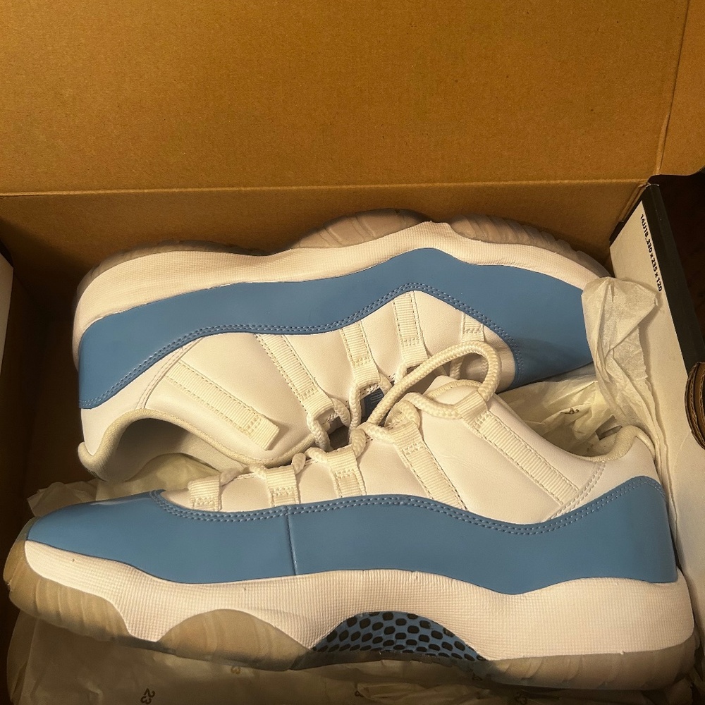 Jordan 11 retro low university blue